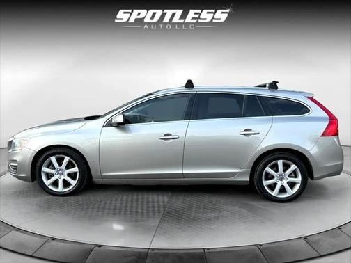2016 Volvo V60 T5 Drive-E Platinum