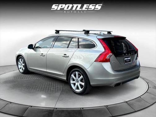 2016 Volvo V60 T5 Drive-E Platinum