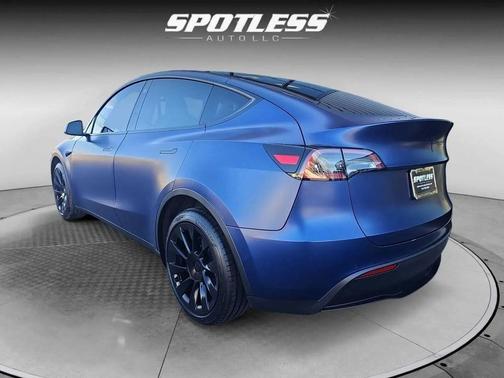 2022 Tesla Model Y Long Range Dual Motor All-Wheel Drive