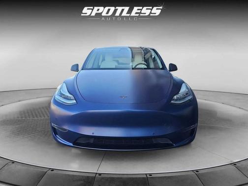 2022 Tesla Model Y Long Range Dual Motor All-Wheel Drive