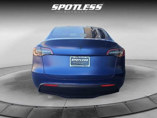 2022 Tesla Model Y Long Range Dual Motor All-Wheel Drive