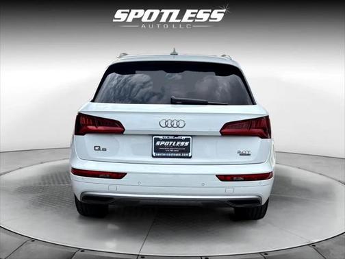 2018 Audi Q5 2.0T Prestige