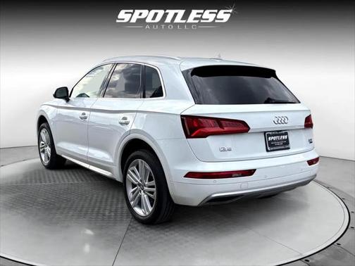 2018 Audi Q5 2.0T Prestige