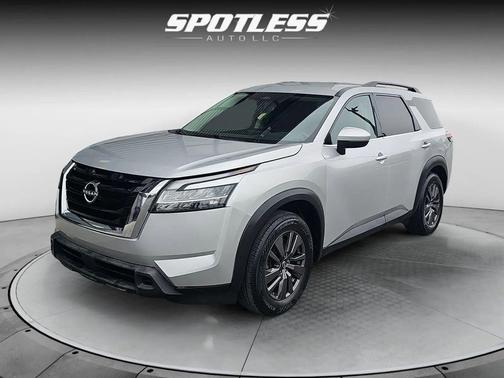 Brilliant Silver Metallic 2022 Nissan Pathfinder SV 2WD