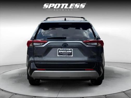 2024 Toyota RAV4 Hybrid SE