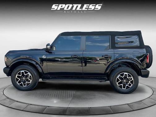 Shadow Black 2022 Ford Bronco Outer Banks