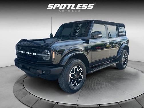 Shadow Black 2022 Ford Bronco Outer Banks