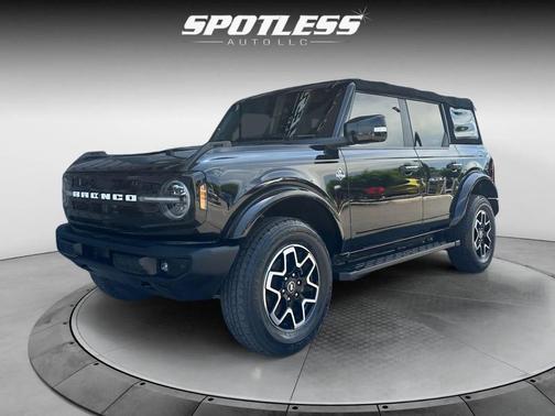 Shadow Black 2022 Ford Bronco Outer Banks