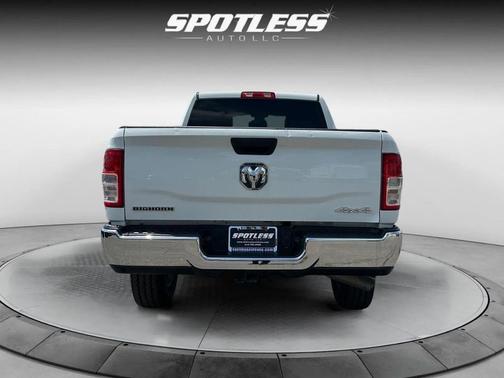 Bright White Clearcoat 2024 RAM 2500 Big Horn Crew Cab 4x4 6'4' Box