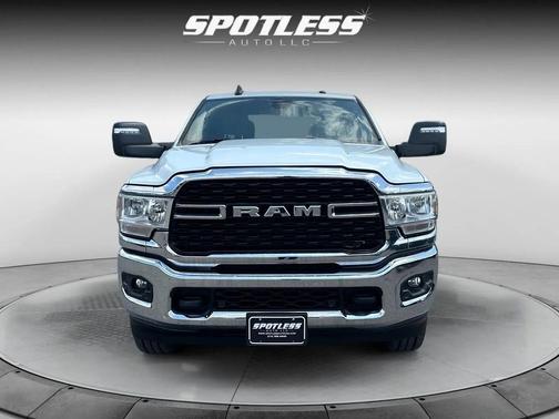 Bright White Clearcoat 2024 RAM 2500 Big Horn Crew Cab 4x4 6'4' Box