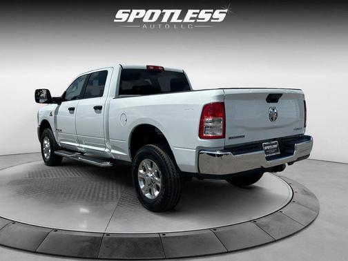 Bright White Clearcoat 2024 RAM 2500 Big Horn Crew Cab 4x4 6'4' Box