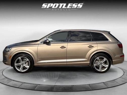 Cobra Beige Metallic 2019 Audi Q7 55 Prestige