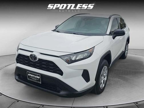 2020 Toyota RAV4 LE