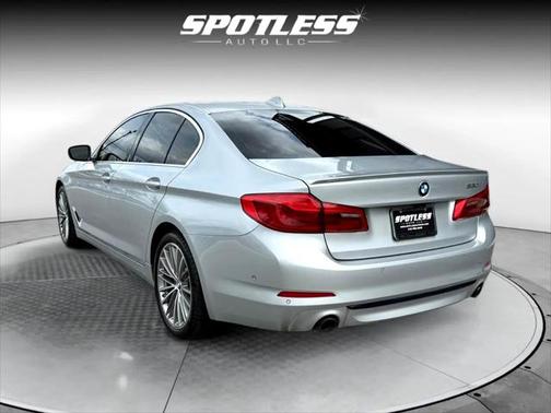2020 BMW 530 530i