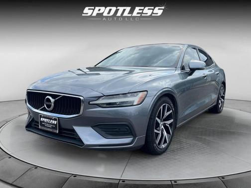 2019 Volvo S60 T5 Momentum