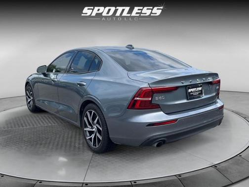2019 Volvo S60 T5 Momentum