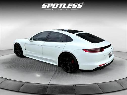 2018 Porsche Panamera 4S