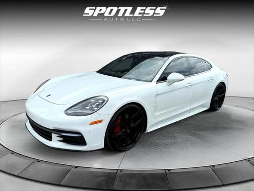 2018 Porsche Panamera 4S