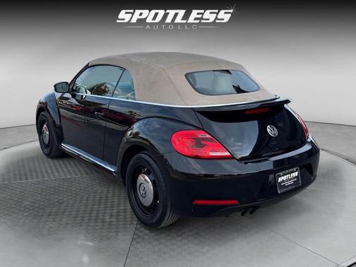 2014 Volkswagen Beetle Auto 1.8T w/Tech