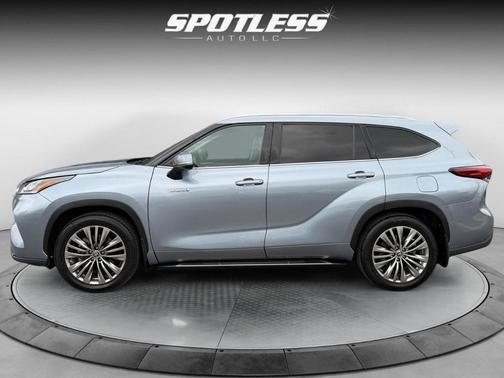 2021 Toyota Highlander Hybrid Platinum