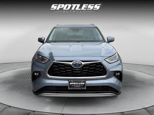 2021 Toyota Highlander Hybrid Platinum