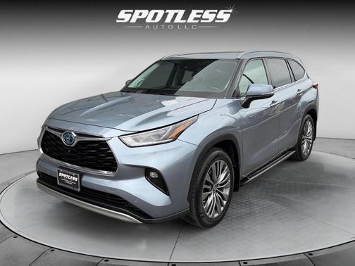 2021 Toyota Highlander Hybrid Platinum