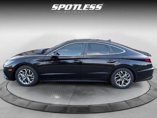 2022 Hyundai SONATA SEL