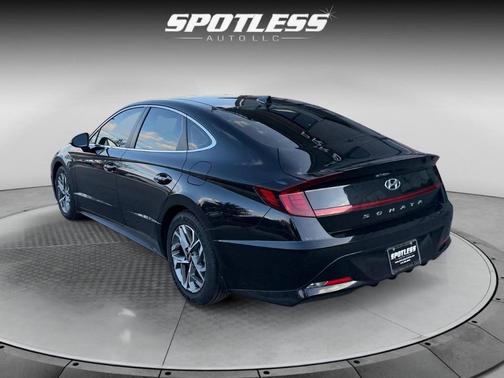 2022 Hyundai SONATA SEL