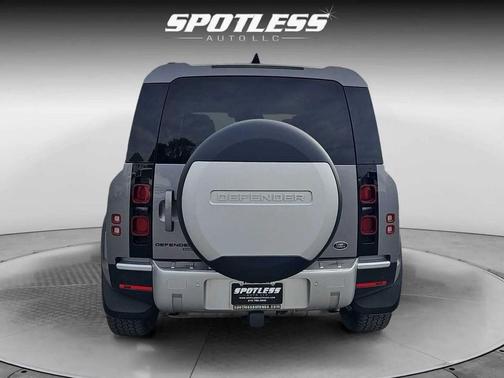 2021 Land Rover Defender 110 SE