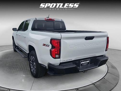 Summit White 2024 Chevrolet Colorado Z71