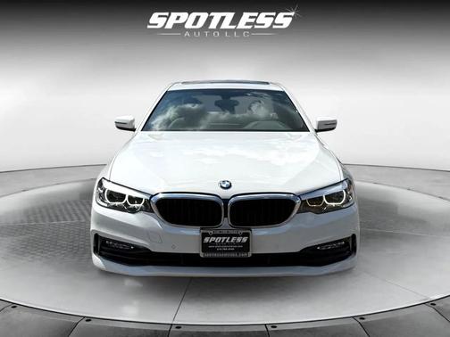 2018 BMW 530 530i