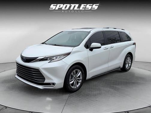 2022 Toyota Sienna Limited