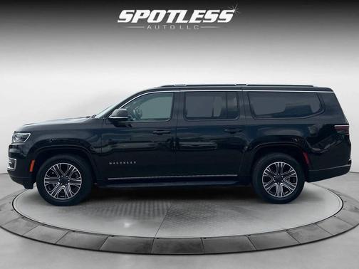 Diamond Black Crystal Pearl Coat 2024 Jeep Wagoneer L Series II