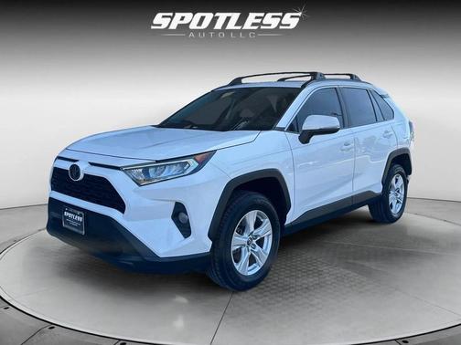 Super White 2019 Toyota RAV4 XLE