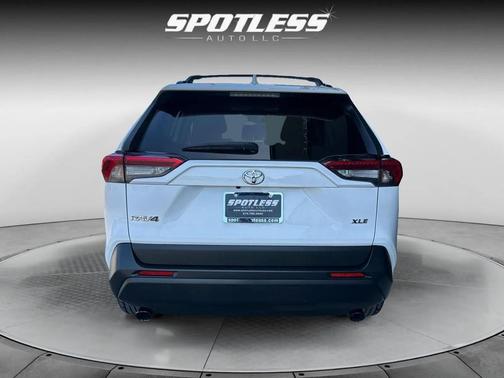 Super White 2019 Toyota RAV4 XLE