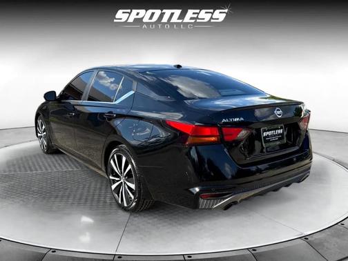 2020 Nissan Altima SR FWD