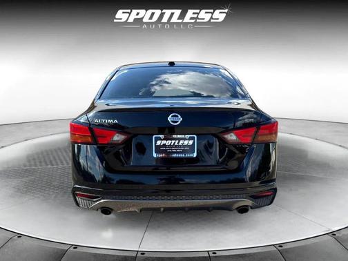 2020 Nissan Altima SR FWD