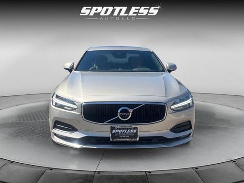 2018 Volvo S90 T5 Momentum