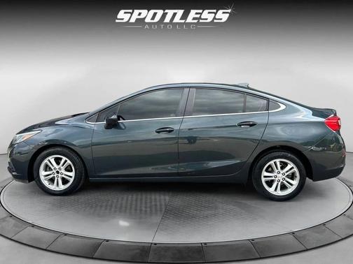 Graphite Metallic 2017 Chevrolet Cruze LT