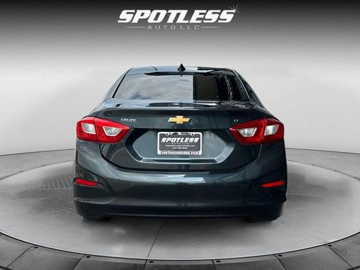 Graphite Metallic 2017 Chevrolet Cruze LT