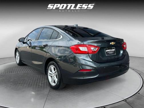 Graphite Metallic 2017 Chevrolet Cruze LT