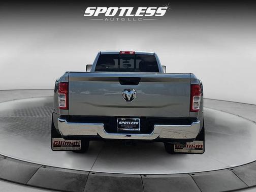 Billet Silver Metallic Clearcoat 2024 RAM 3500 Tradesman Crew Cab 4x4 8' Box