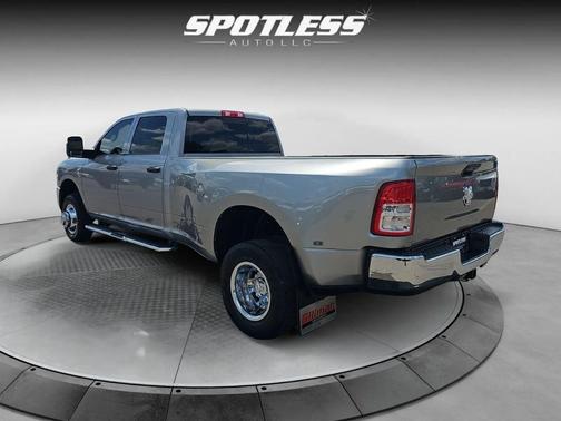 Billet Silver Metallic Clearcoat 2024 RAM 3500 Tradesman Crew Cab 4x4 8' Box