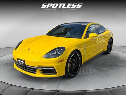 2018 Porsche Panamera 4
