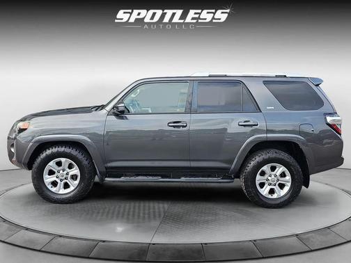 Magnetic Gray Metallic 2016 Toyota 4Runner SR5