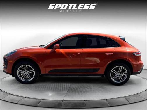 2025 Porsche Macan Base