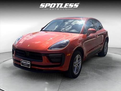 2025 Porsche Macan Base