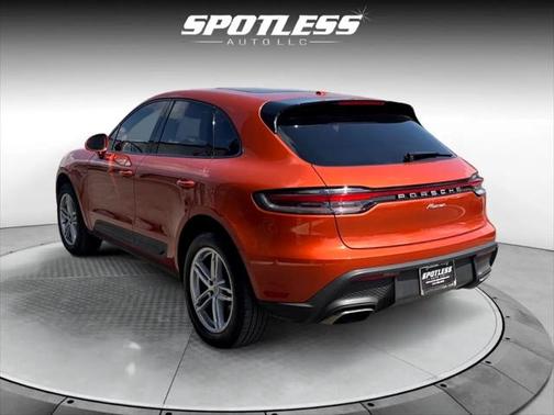 2025 Porsche Macan Base