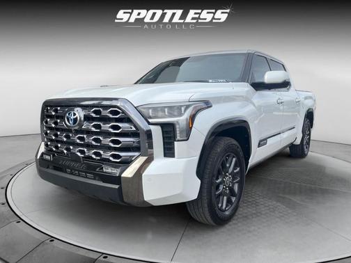 2022 Toyota Tundra Hybrid Platinum