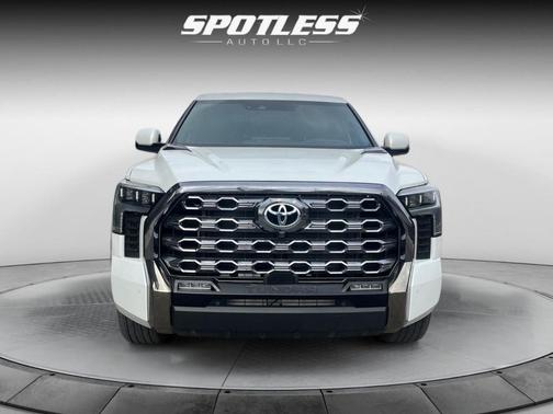 2022 Toyota Tundra Hybrid Platinum